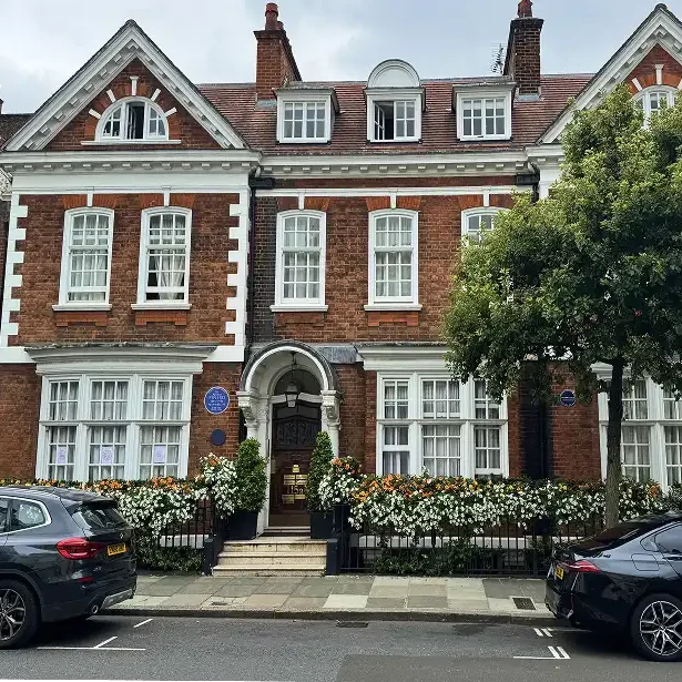 Harley Street Therapy London Transparent therapy fees. Harley Street London. Individual therapy from £180, couples from £260. Insurance accepted. No hidden costs. Book today